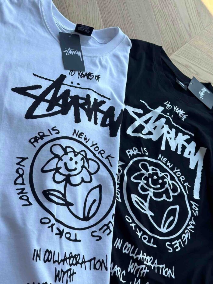 Stussy 40週年經典巡遊太陽花印花短袖T恤