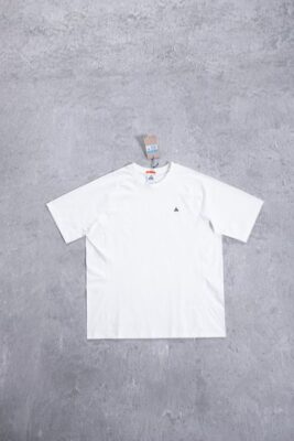 NIKE ACG 刺繡小標速乾衣哪裡買?夏季戶外潮流穿搭必備機能短袖