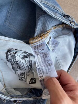 日系 City Boy 穿搭必備:Levi's × BEAMS 超寬鬆復古水洗牛仔褲實拍