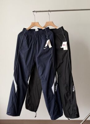 男女同款運動長褲：Supreme x Swoosh 聯名系列