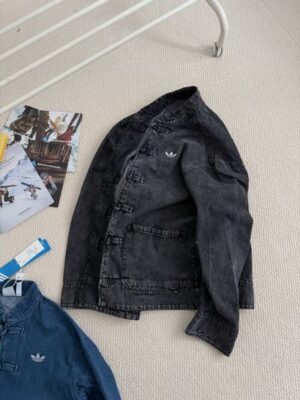 快速出貨新中式衣服：Adidas 台灣現貨直發