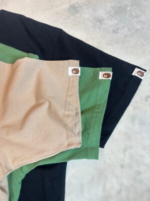 質感重磅素 T 推薦：BAPE 猿人小標，穿出立體廓形感的素 TEE 日常穿搭