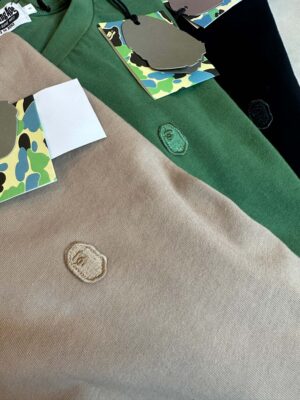 潮流穿搭必入：BAPE 簡約小標重磅素 TEE，提升穿搭高級感的基礎服飾