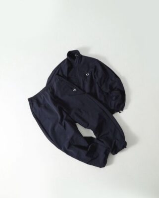 Fred Perry 衣服推薦：BEAMS 聯名復古運動外套，塔斯蘭尼龍防水材質現貨