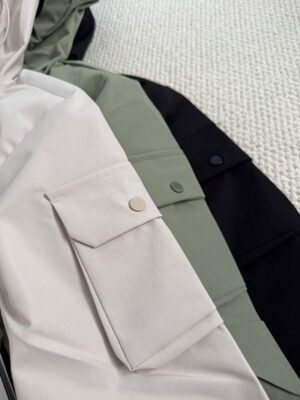 專業 NB 外套評價：立體剪裁防風衝鋒衣，網眼透氣裡襯運動不悶熱