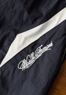 Supreme x Nike 聯名長褲哪裡買？不沾毛梭織運動褲