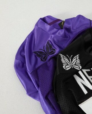 Needles 衣服尺寸建議：S-XL 肩寬胸圍衣長數據，男女同款寬鬆版型