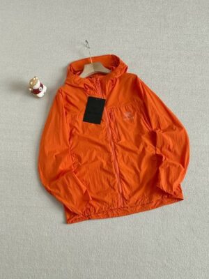 始祖鳥 Squamish Hoody 尺寸建議：XS-XXL 詳細 KG 體重對照表實測