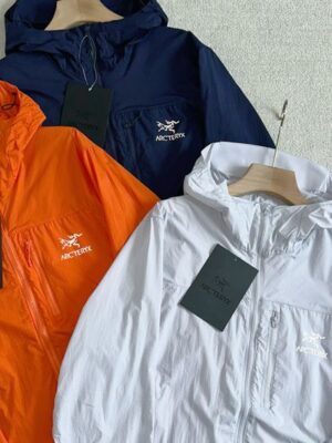 男女同款始祖鳥外套：Squamish Hoody 情侶裝穿搭，修身版型顯瘦神器
