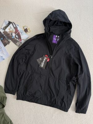 The North Face 紫標評價：隱藏連帽與 3D 剪裁細節展示，高品質純原