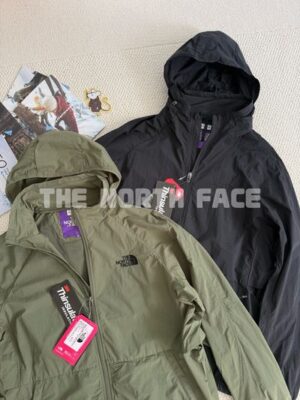 質感機能外套推薦：TNF 紫標 3D 立體剪裁，低調高級的職人穿搭態度