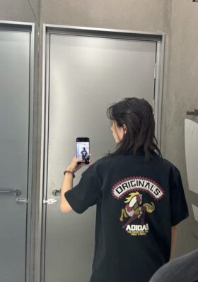 高密絲網工藝印花 T 恤 色彩鮮豔透氣不悶熱短袖