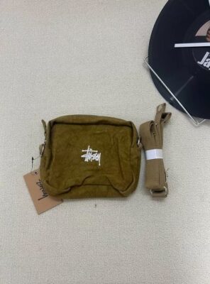 水洗做舊帆布斜挎小包 經典刺繡 Logo