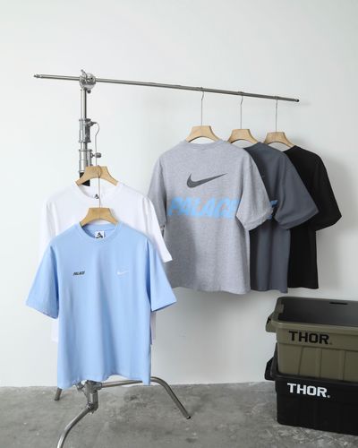 Palace × NIKE 簡約大印花短袖